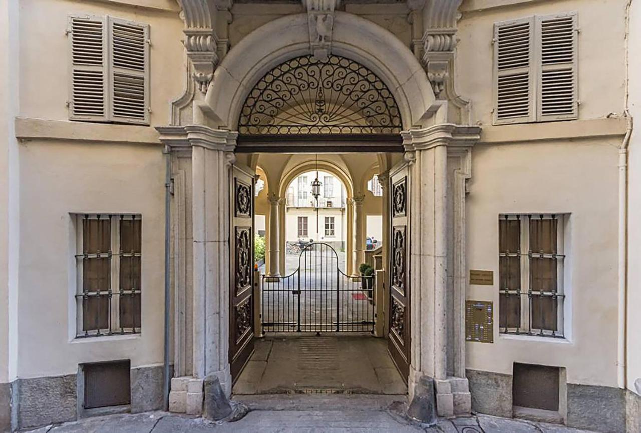 Tourinturin Appartamento In Torino Centro Екстер'єр фото
